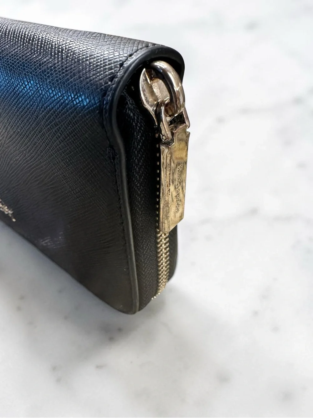 Kate Spade Staci Black Saffiano Leather Zip Around Continental Wallet EUC